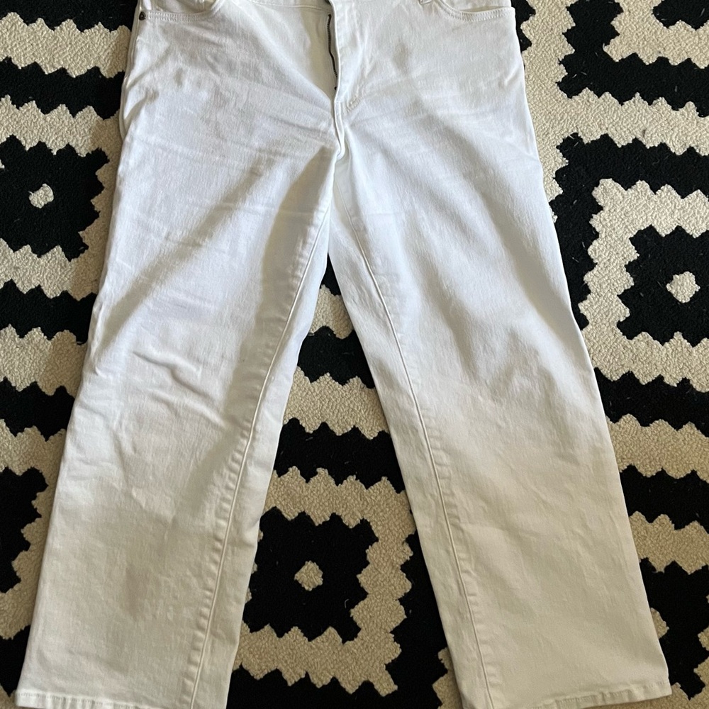 Kut from the Kloth women’s Straight White Jeans